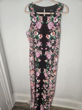 GUESS Black Maxi Dress with Pink Floral Print